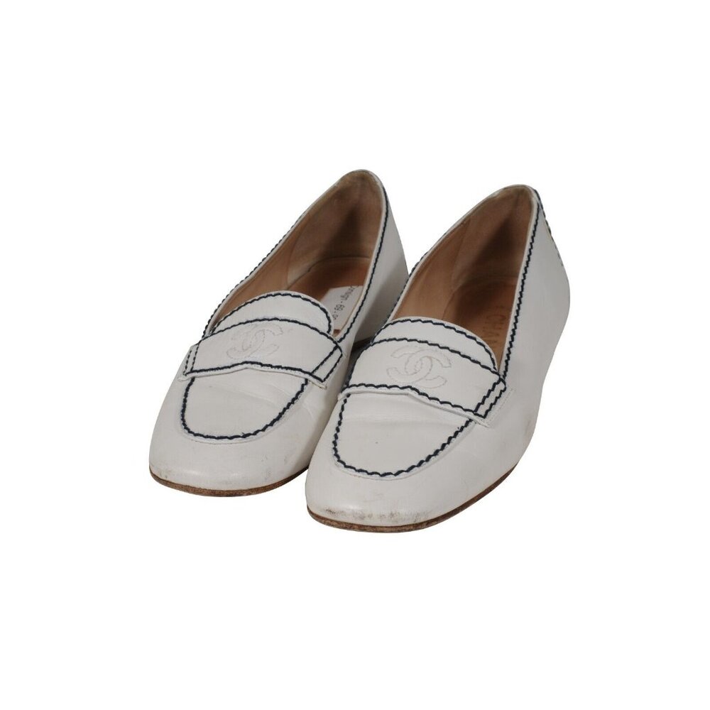 Chanel Womens CC Logo Flats US 7.5 EU 37.5 White Leather Blue Stitching - Picture 3 of 11